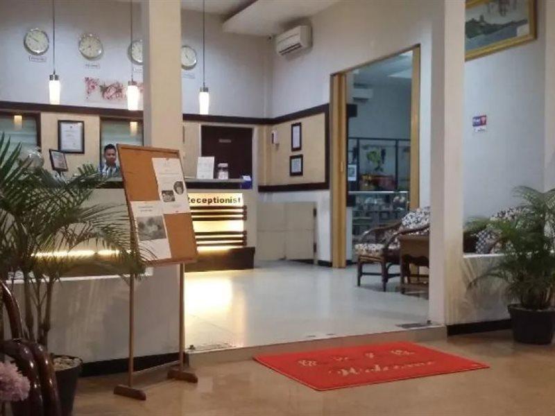 ควีน ซิตี้ โฮเต็ล Hotel บันจาร์มาซิน ภายนอก รูปภาพ