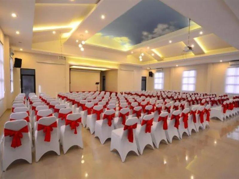ควีน ซิตี้ โฮเต็ล Hotel บันจาร์มาซิน ภายนอก รูปภาพ