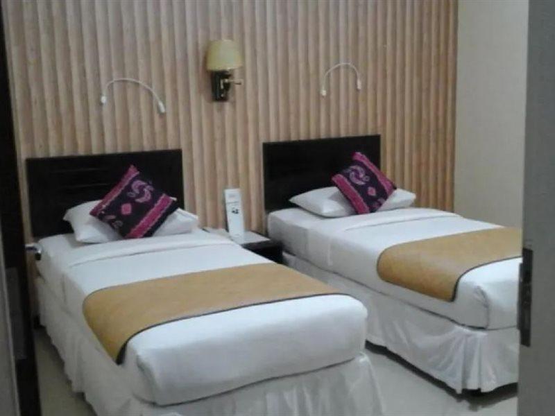 ควีน ซิตี้ โฮเต็ล Hotel บันจาร์มาซิน ภายนอก รูปภาพ