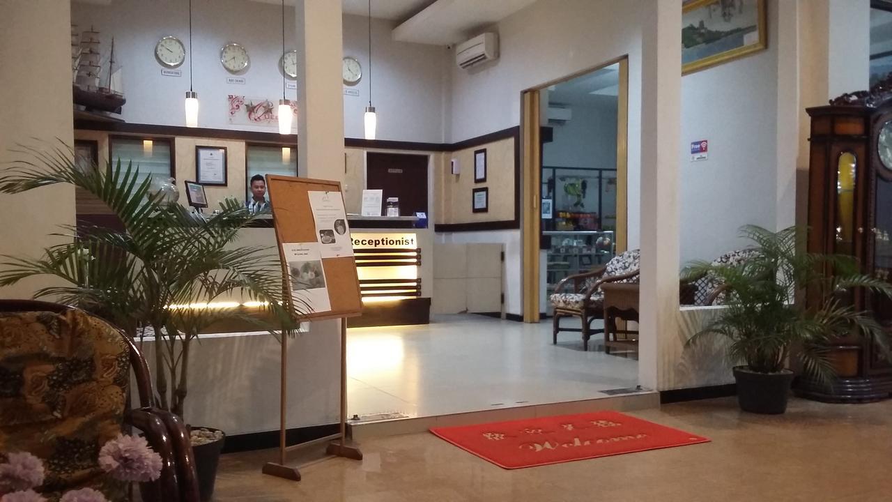 ควีน ซิตี้ โฮเต็ล Hotel บันจาร์มาซิน ภายนอก รูปภาพ